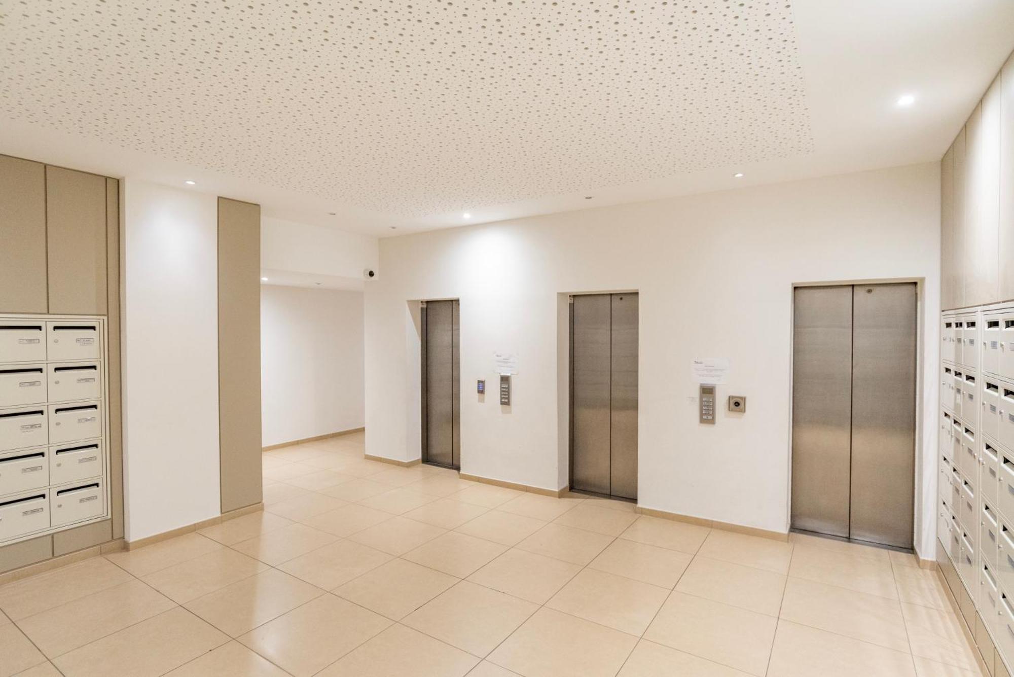 Apartment Le 4k - Vue Degagee, Clim, Gare 10min A Pied *